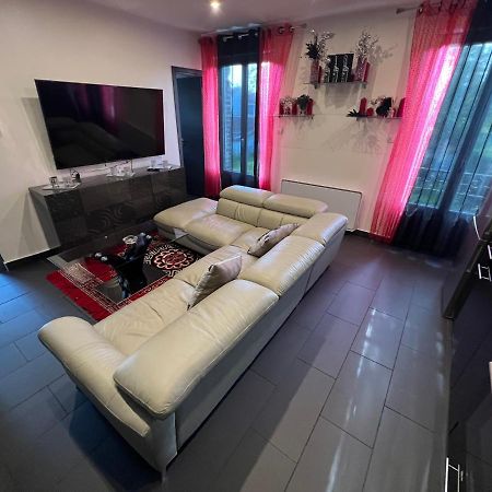 Apartamento Zekri Livry-Gargan Exterior foto