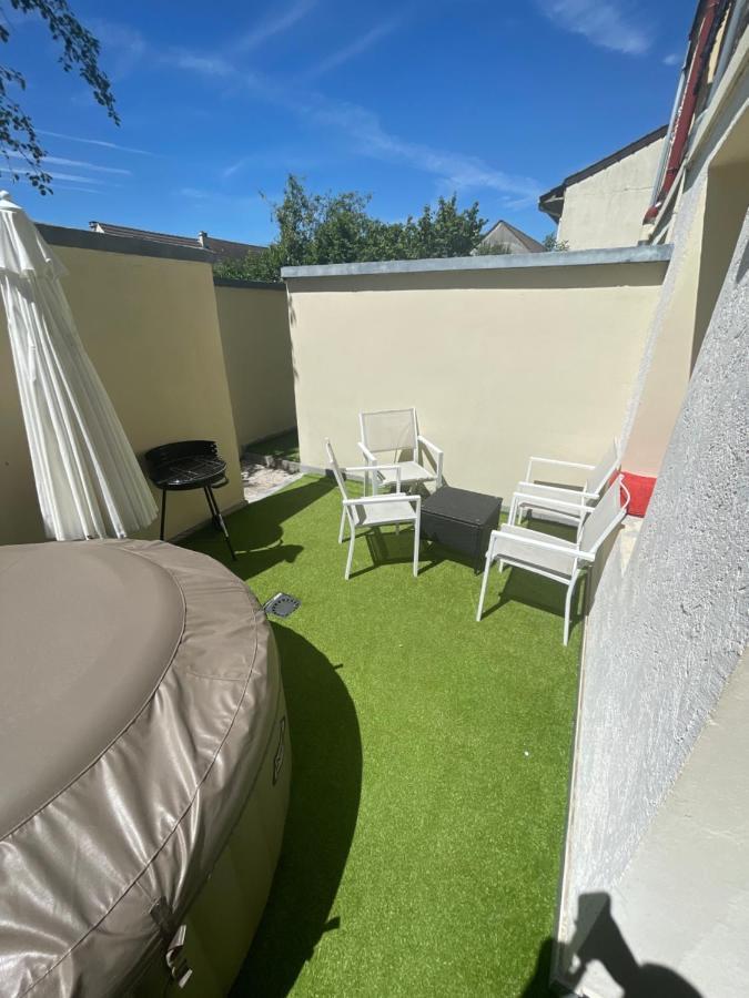 Apartamento Zekri Livry-Gargan Exterior foto